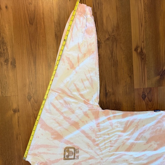 Disney Pink/White Long Sleeve Spirit Jersey Gold Sparkle Print Size Medium READ - Picture 10 of 13